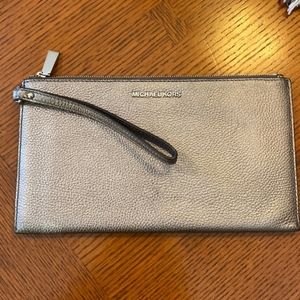 Michael kors wristlet/purse